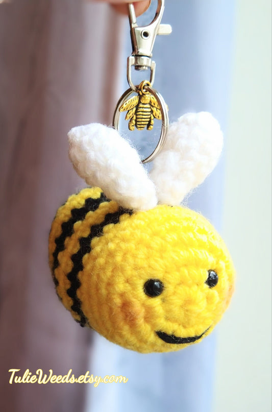 Bee keychain, keychains,bags,purses,spring bees,claw clips, jewelry,bees,