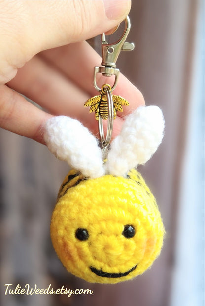 Bee keychain, keychains,bags,purses,spring bees,claw clips, jewelry,bees,